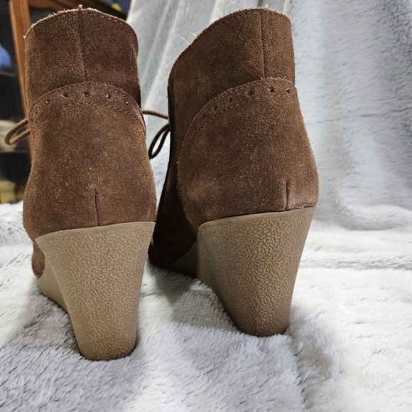 Mia Raphaella Wedge booties. Brown suede lace up. Womens 8.5 - Picture 7 of 10